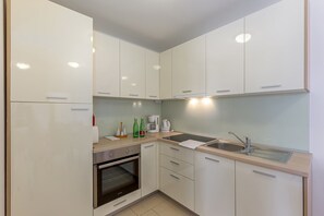 Kühlschrank, Ofen, Herdplatte, Geschirrspüler