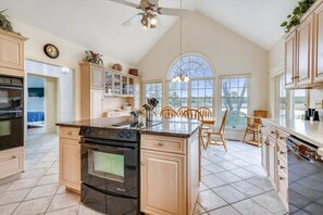 Fridge, microwave, oven, stovetop - Minutes from Downtown Easton and St. Michaels | Pool | Hot Tub | Private Dock | (Saint Michaels)