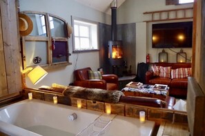 Blackout curtains, soundproofing, iron/ironing board, free WiFi - Cheshire Boutique Barns (Nantwich)