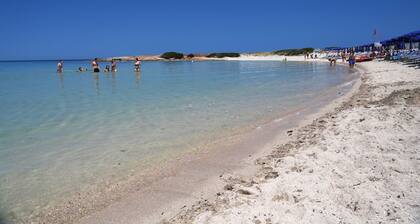 Terrasse meublée vue mer - plage à 20 m - place de parking privée