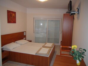 Desk, iron/ironing board, free WiFi, bed sheets - Villa Amfora (Neum)