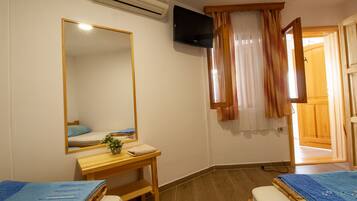 City Double or Twin Room | Desk, free WiFi, bed sheets