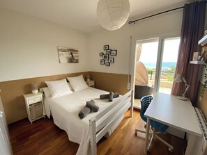 5 habitaciones, escritorio, tabla de planchar con plancha y wifi gratis 