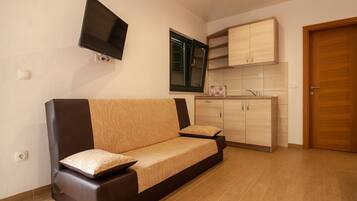 Studio, Partial Sea View (5 Bed) | Desk, free WiFi, bed sheets