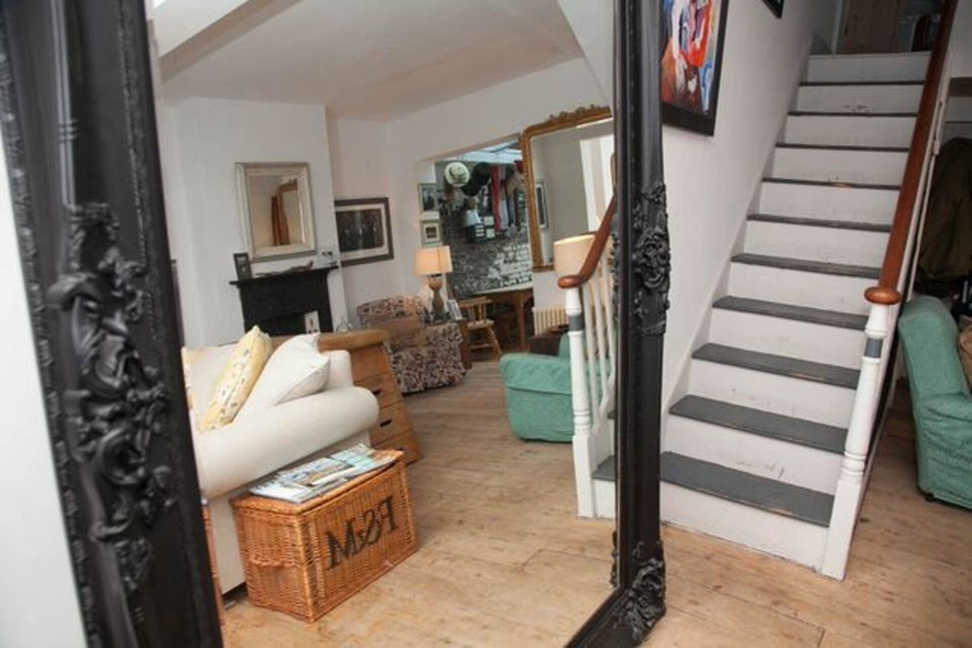 Ferienhaus, Mehrere Betten | Wohnzimmer | 30-Zoll-Fernseher mit Satellitenempfang