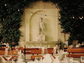 Exterior - Boutique & Design Hotel Volkshaus Basel (Basel)