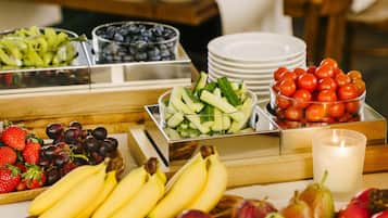 Dagelijks ontbijtbuffet (CHF 30 per persoon)