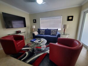 Smart TV, books, stereo