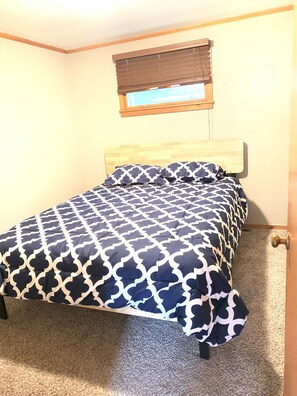 2 habitaciones, escritorio, tabla de planchar con plancha y wifi 