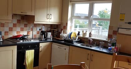 Stunning 6 Bed House With Private Garden in Galway