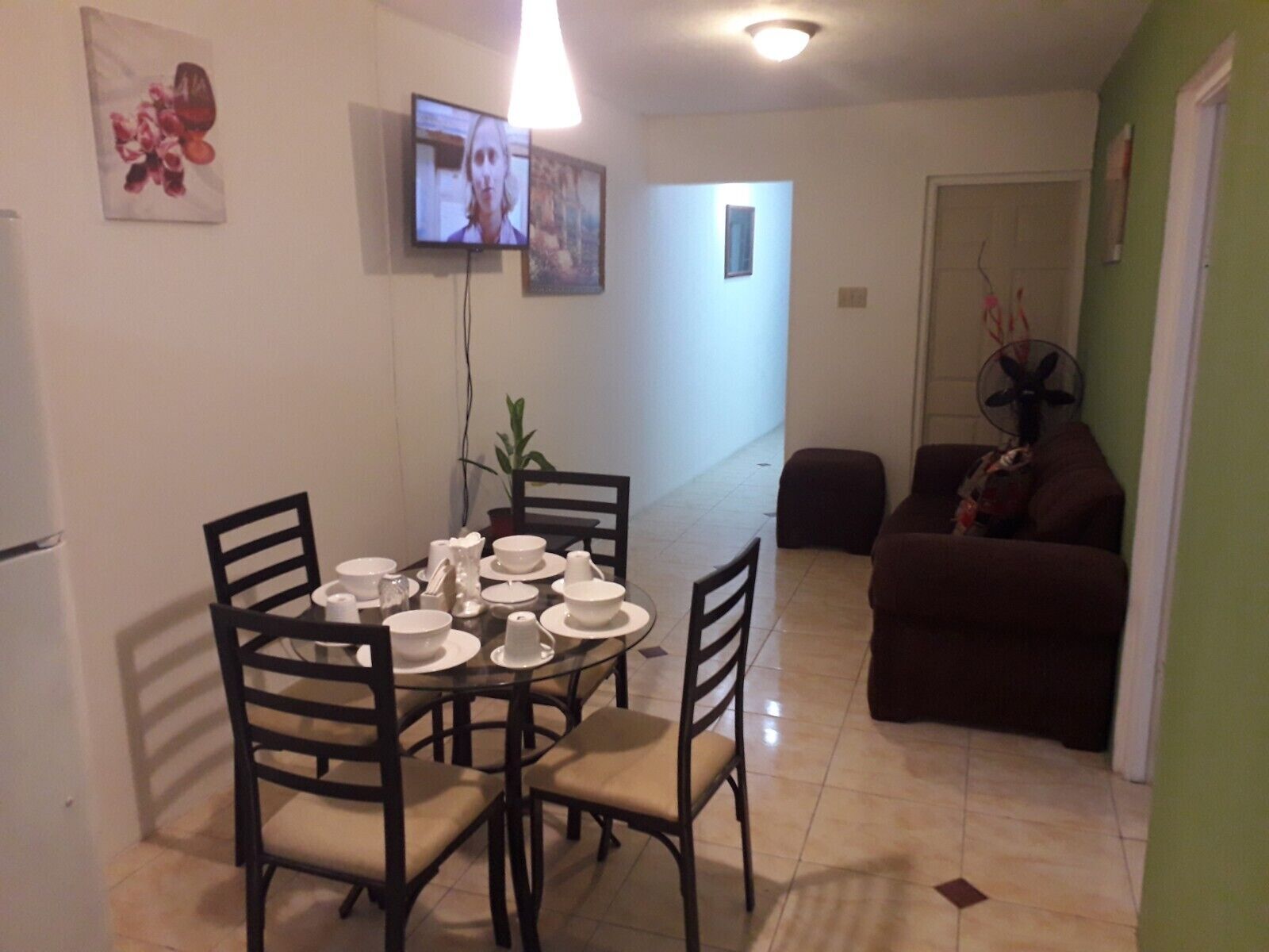 Comfort House | In-room dining
