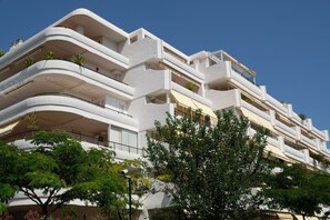 Exterior - Luxury apartment with terrace, garage and pool. (Marbella)
