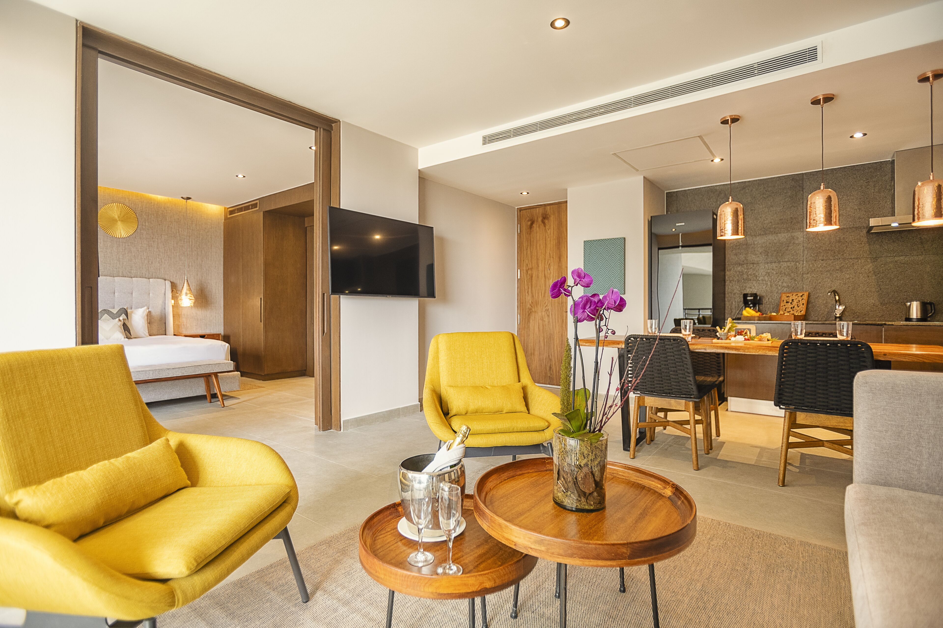 40-inch smart tv with cable channels, tv