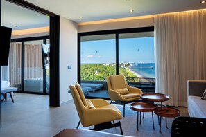 1 Bedroom Oceanview Residences | Premium bedding, minibar, in-room safe, desk