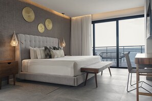 Hochwertige Bettwaren, Minibar, Zimmersafe, Schreibtisch