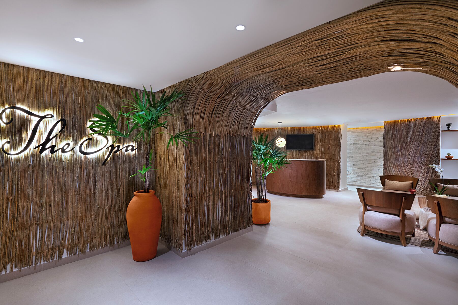 Couples treatment room(s), sauna, steam room, body treatments