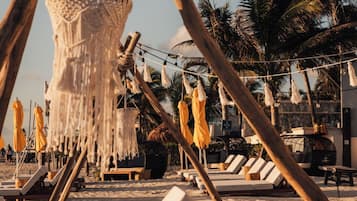 3 bares o lounges, bar junto a la alberca, bar en la playa