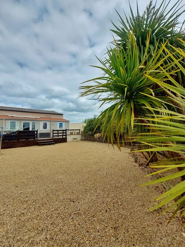 Property grounds - REDUCTIONS : TO RENT MOBILE HOME IN LA COTINIERE (Saint-Pierre-d'Oléron)