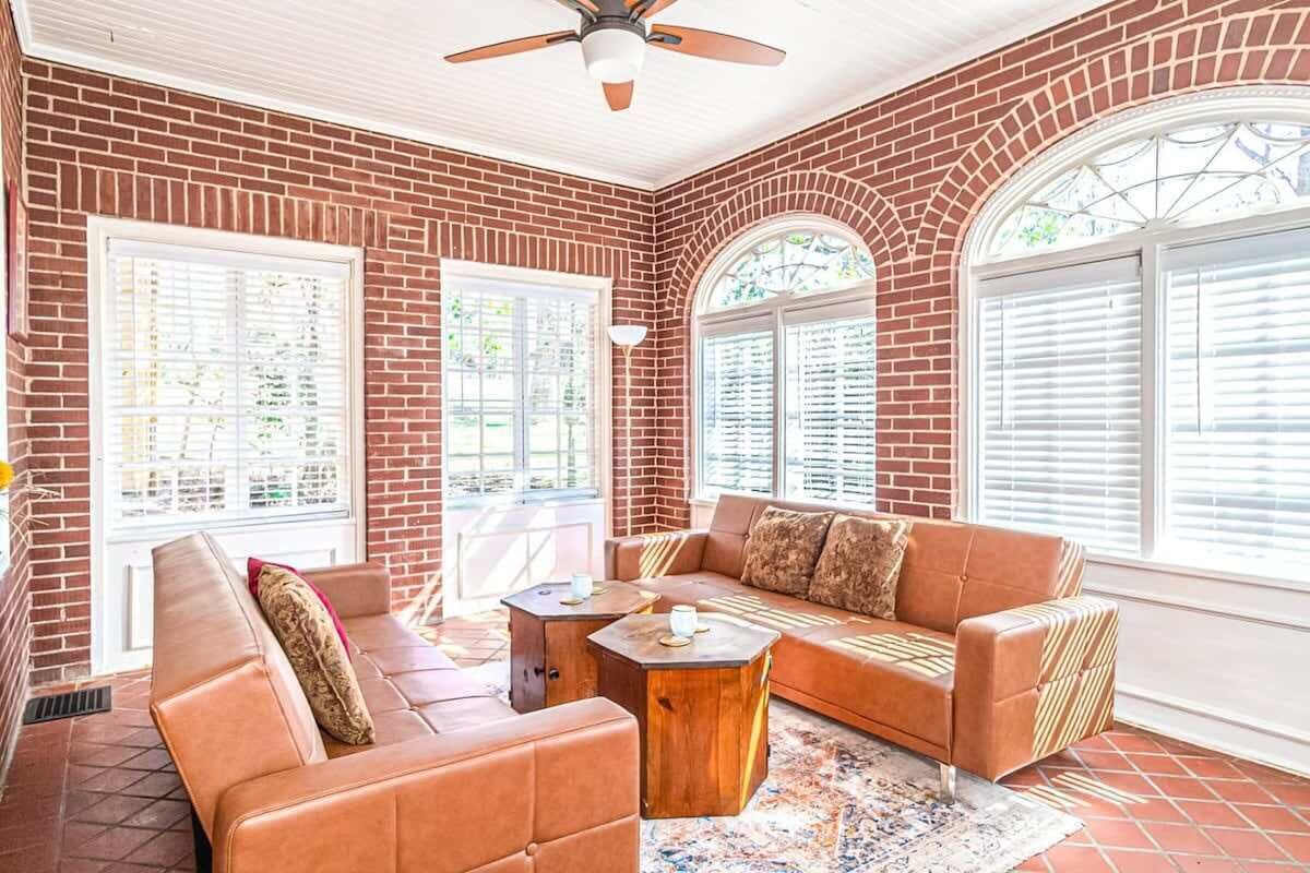 Historic Lakebottom Park Charm - Light & Bright