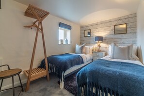 2 bedrooms, iron/ironing board, travel cot, Internet