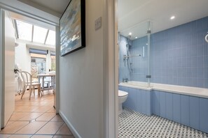 Hair dryer, towels - Bracken Cottage, Brancaster Staithe, Norfolk (Brancaster Staithe)