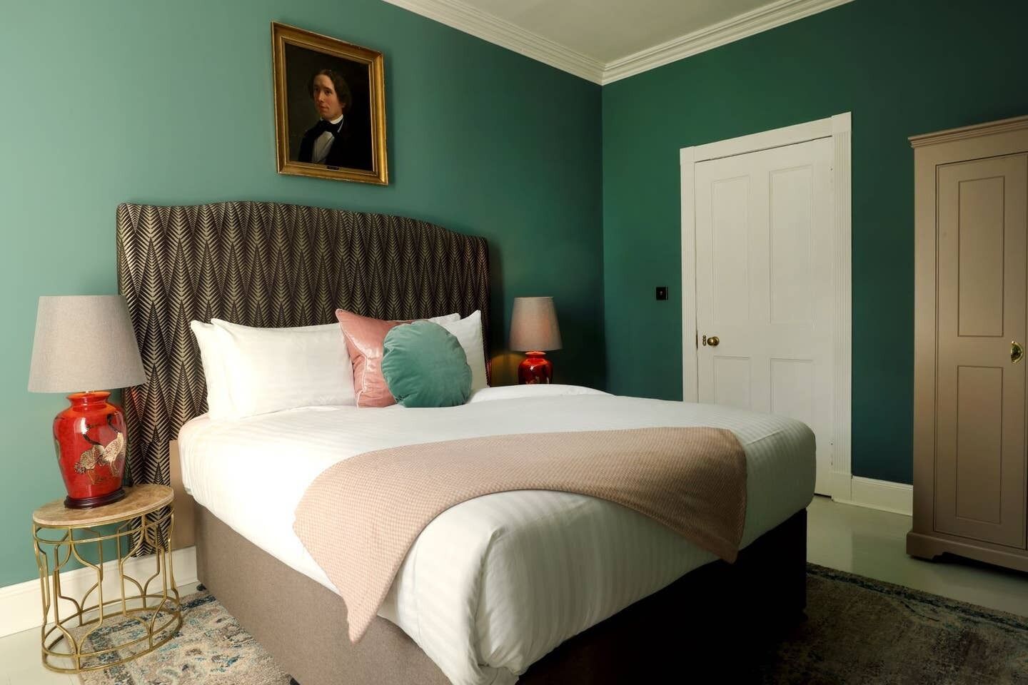 Luksushus | 13 soverom, blendingsgardiner, strykejern/-brett og wi-fi (inkludert)