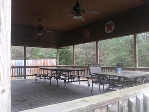 Outdoor pool - Whispering Creek Lodging & RV Resort (Newton)