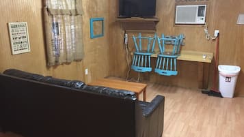 豪華小屋, 2 張加大雙人床, 泳池景 | 獨特設計、獨特裝修、書桌、手提電腦工作空間