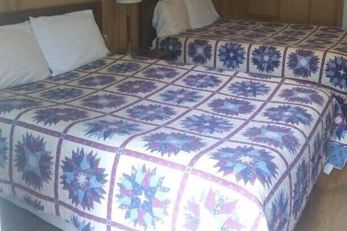 Deluxe Cabin, 2 Double Beds | Individually decorated, individually furnished, desk, laptop workspace