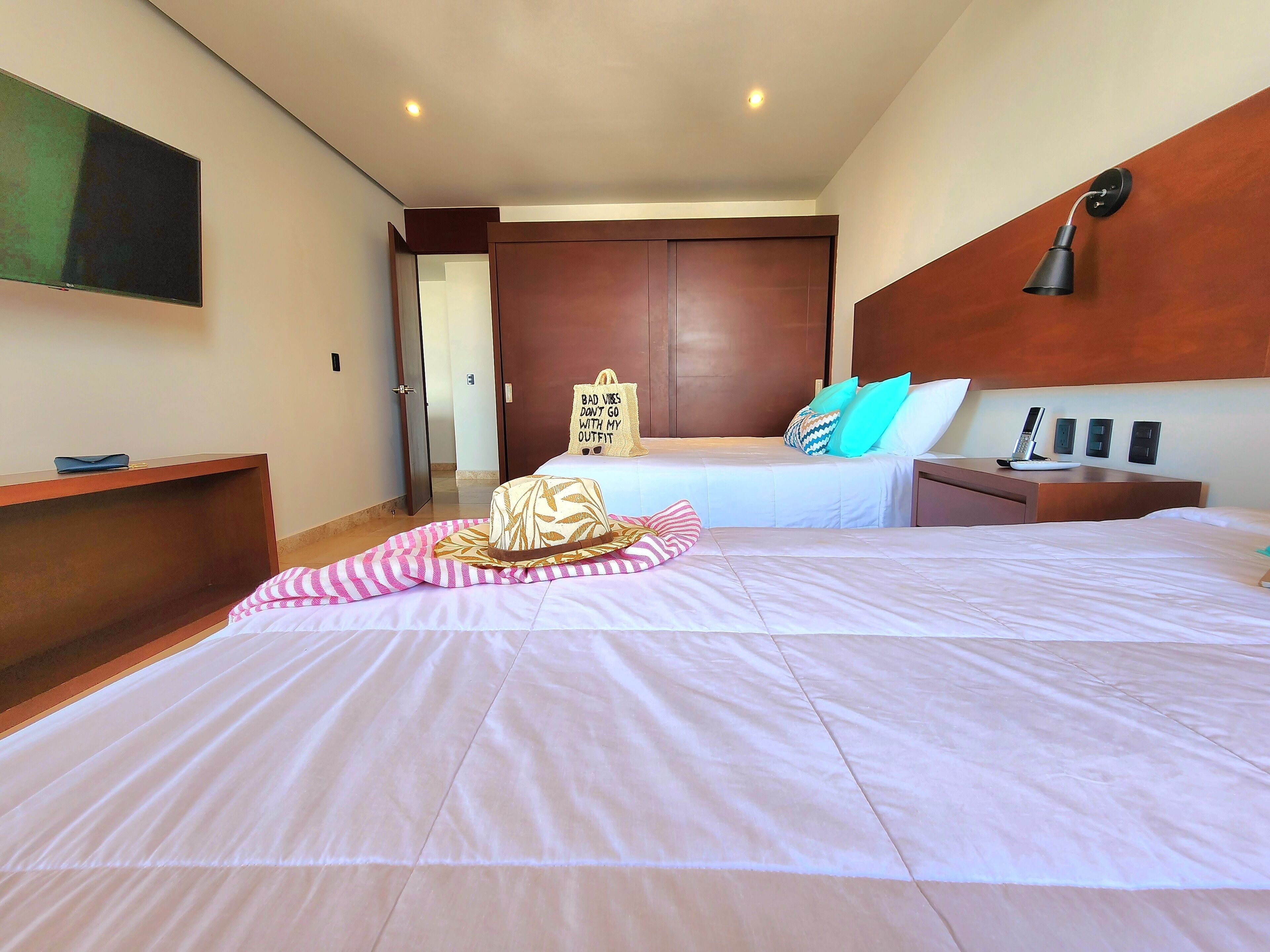 signature studio suite | 1 bedroom, premium bedding, down duvets, in-room safe