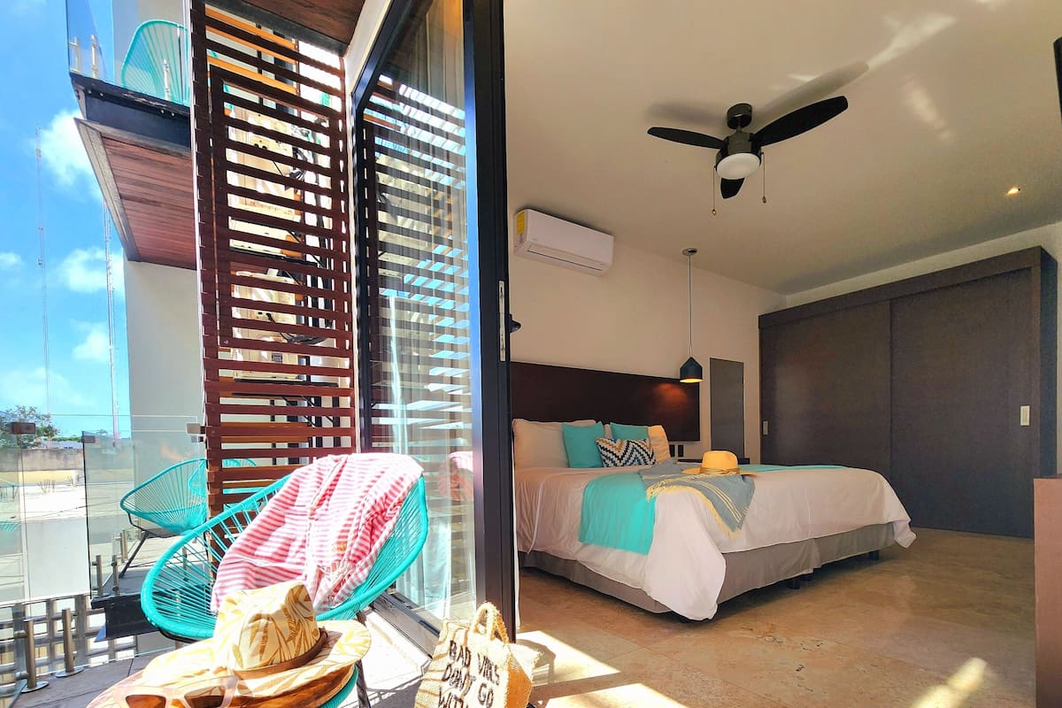 Premium Studio Suite | Premium bedding, down duvets, in-room safe, free WiFi