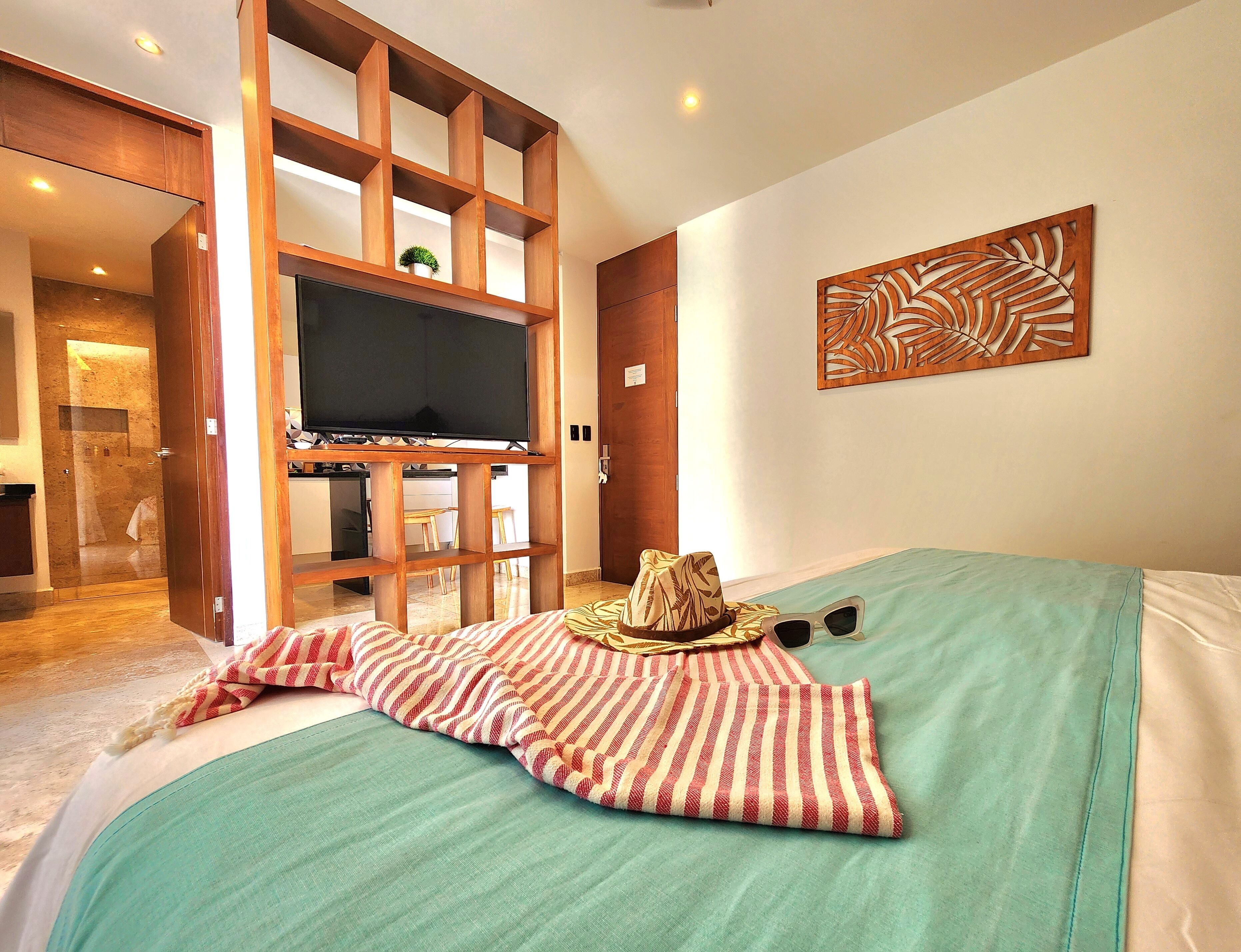 superior studio suite | 1 bedroom, premium bedding, down duvets, in-room safe