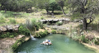Hillcountry Creekside Cabin, private, near Hamilton Pool, Reimers Ranch