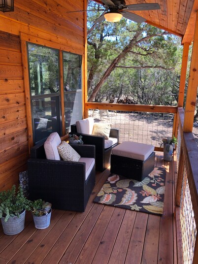 Hillcountry Creekside Cabin, private, near Hamilton Pool, Reimers Ranch