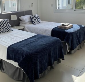 3 bedrooms, in-room safe, iron/ironing board, travel cot