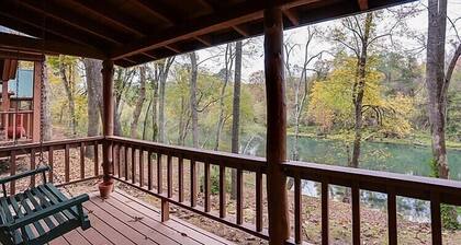Little Red River Waterfront Cabin for a perfect fishing getaway for two!