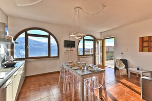 Dining - Armonia - Theater Home, with two parking spaces and beautiful lake view (Tignale)