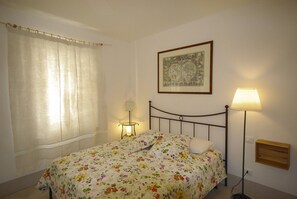 2 多间卧室、免费 WiFi、床单