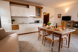 Interior - Michela 2 by Theater Home, with lake view (Tignale)