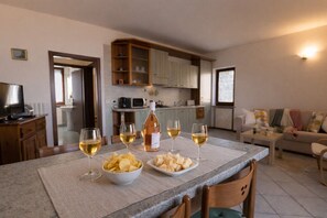 Unclassified image, 3 of 10, button