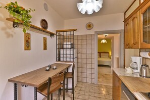 2 camere, ferro/asse da stiro, Wi-Fi gratuito, lenzuola