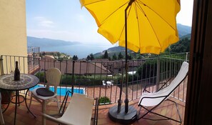 Property grounds - Elisabetta by Theater Home, with marvellous lake view and pool (Tignale)