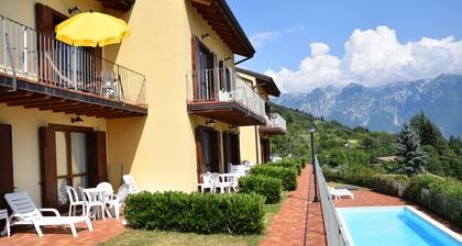 Elisabetta - Theater Home, with marvellous lake view and pool