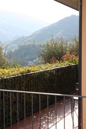 Property grounds - Tosca - Theater Home, with panoramic view and two parking spaces (Tignale)