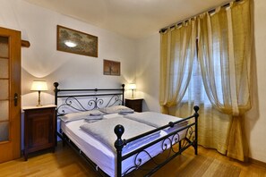 2 quartos, Wi-Fi de cortesia, roupa de cama