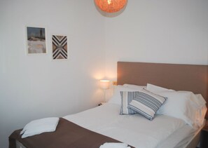 1 Schlafzimmer, Bügeleisen/Bügelbrett, Bettwäsche