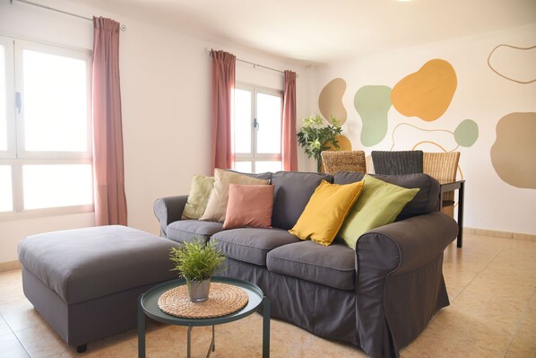 Smart TV, books - Las Nasas 2º, Cozy apartment near the beach (Arinaga)