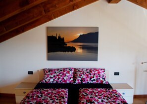 1 chambre, fer et planche Ă repasser, Wi-Fi gratuit, draps fournis