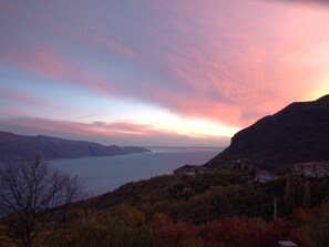 Miscellaneous - Il Patio by Theater Home, with big terrace and marvellous lake view (Tignale)