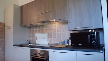 Frigorifero, microonde, forno, lavastoviglie